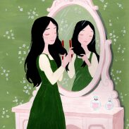 Femme dans un miroir avec accessoires