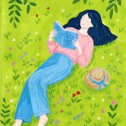 Femme lisant dans un champ fleuri