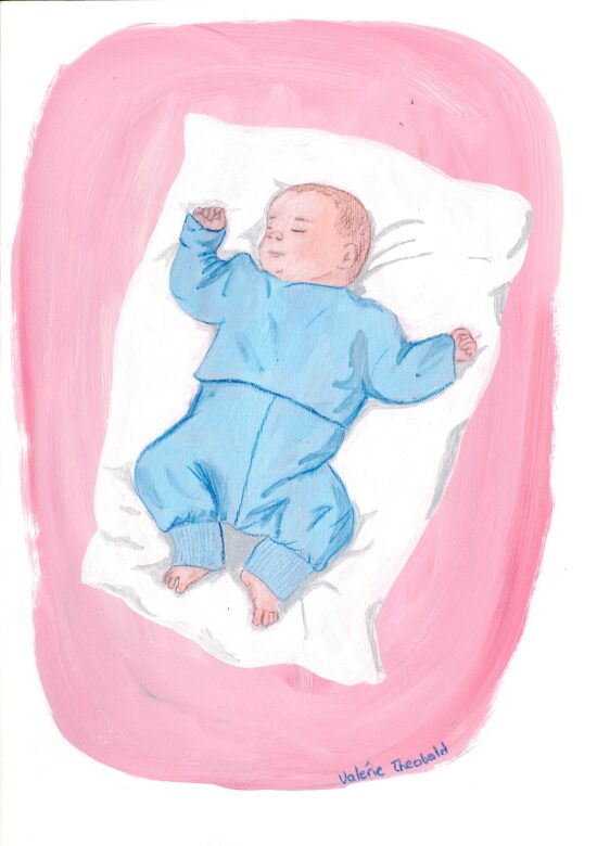 Bébé endormi sur un lit
