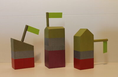 Trois constructions en carton